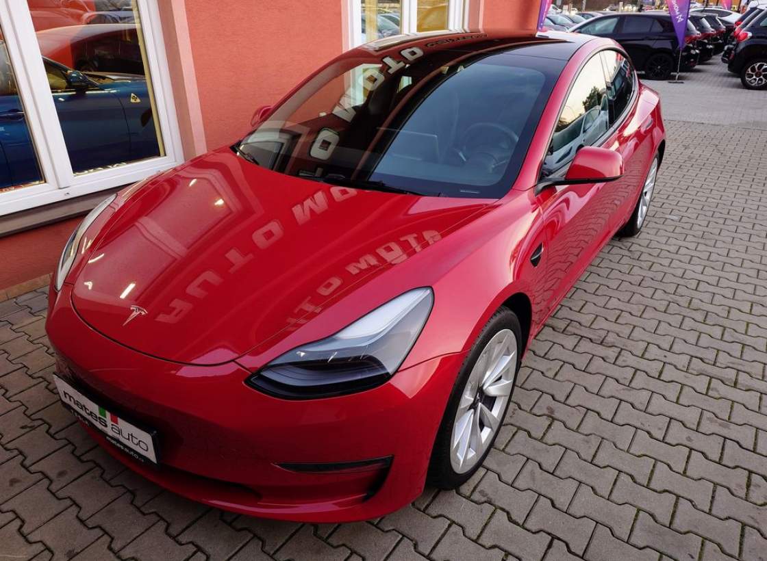 Tesla - Model 3