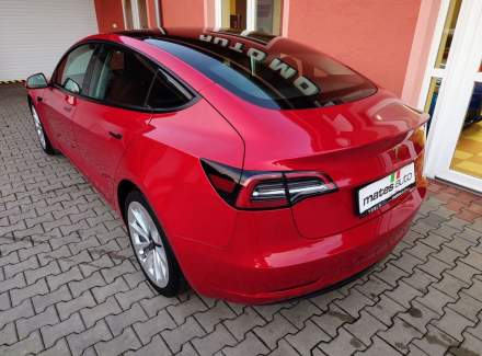 Tesla - Model 3