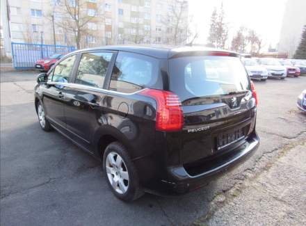 Peugeot - 5008