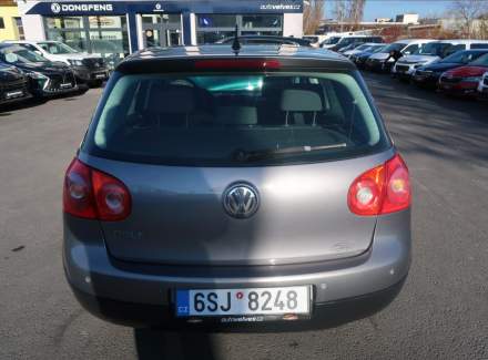 Volkswagen - Golf
