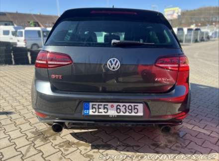 Volkswagen - Golf