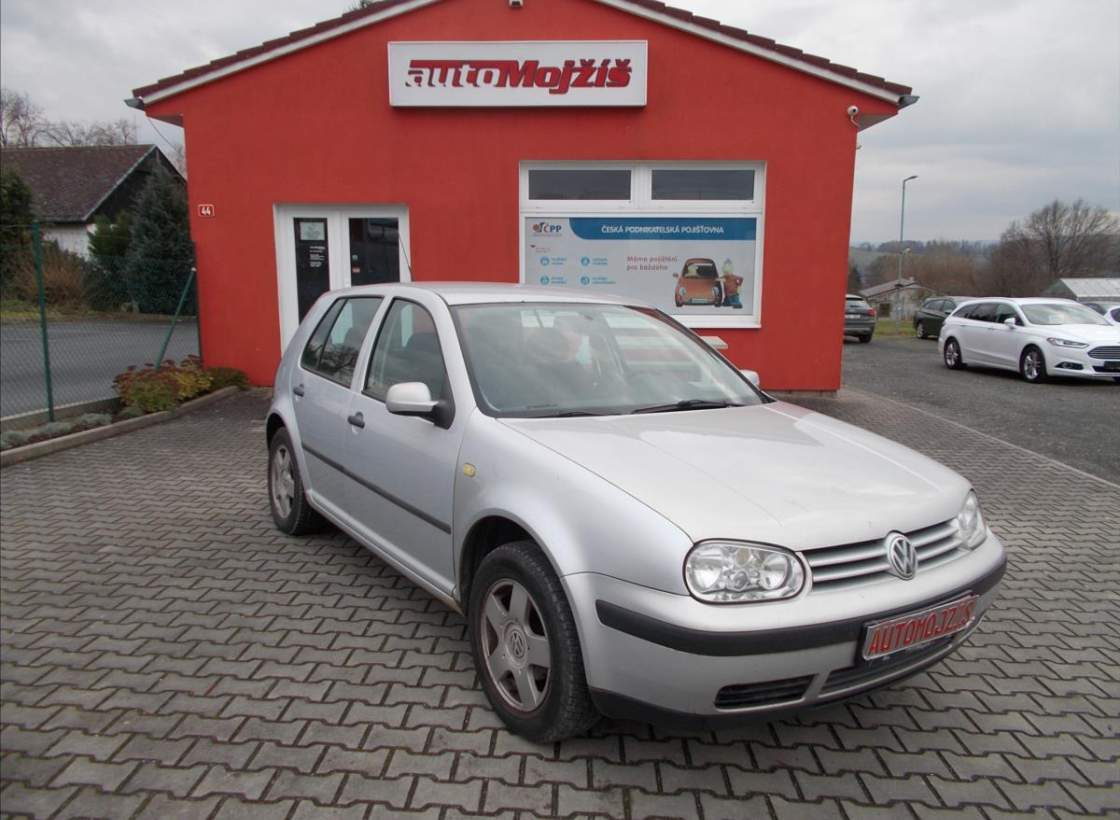 Volkswagen - Golf
