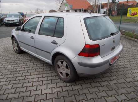 Volkswagen - Golf