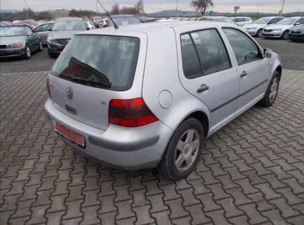 Volkswagen - Golf