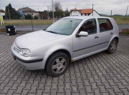 Volkswagen - Golf