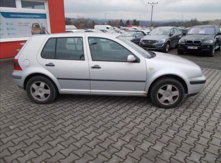 Volkswagen - Golf