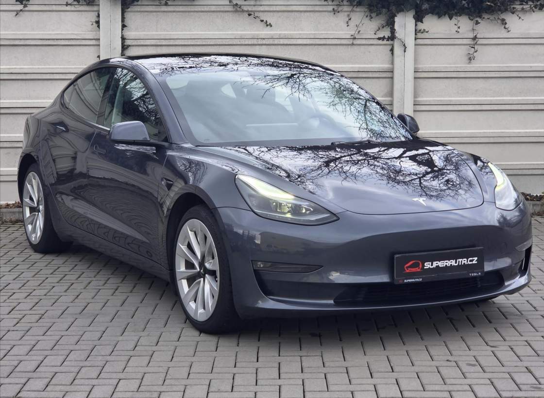 Tesla - Model 3