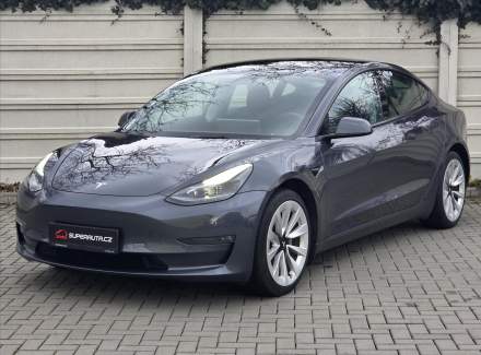 Tesla - Model 3