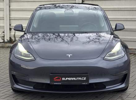 Tesla - Model 3