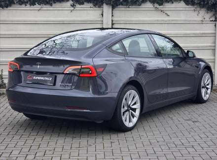 Tesla - Model 3