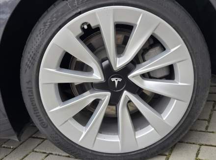 Tesla - Model 3