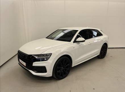 Audi - Q8