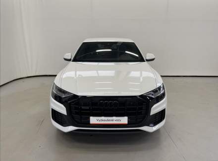 Audi - Q8