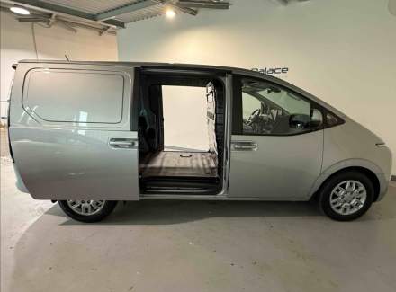 Hyundai - Staria