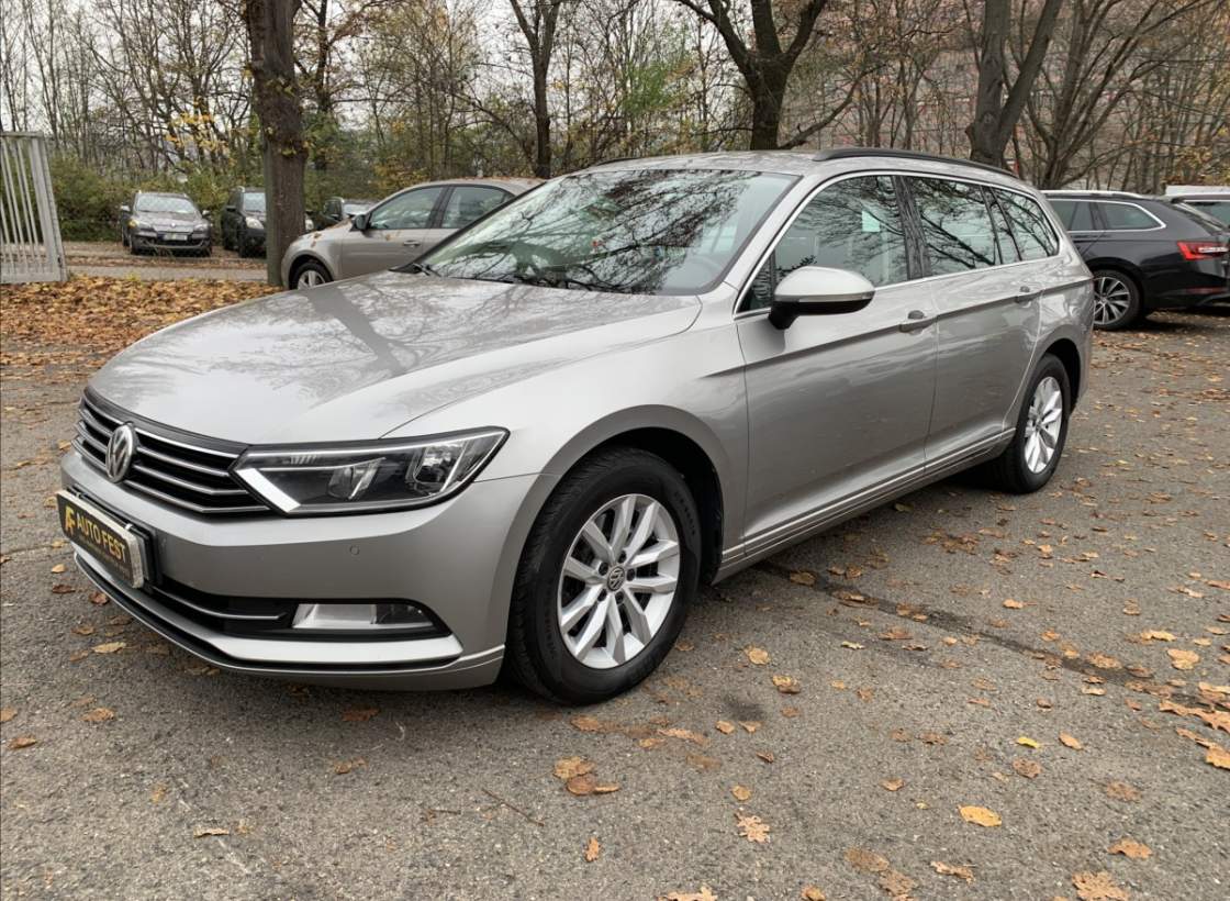 Volkswagen - Passat