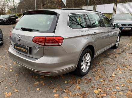 Volkswagen - Passat