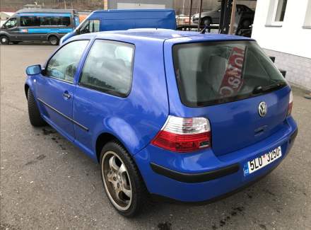 Volkswagen - Golf