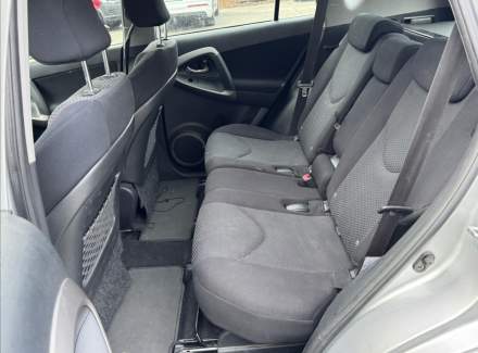 Toyota - RAV 4