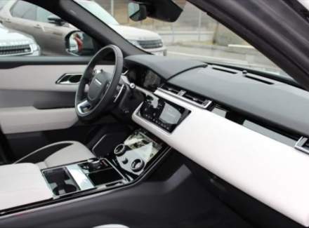 Land Rover - Range Rover Velar