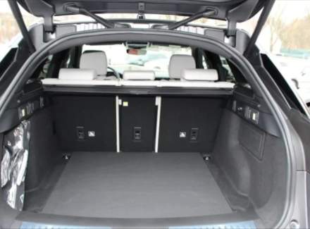 Land Rover - Range Rover Velar