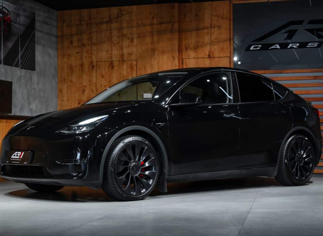 Tesla - Model Y