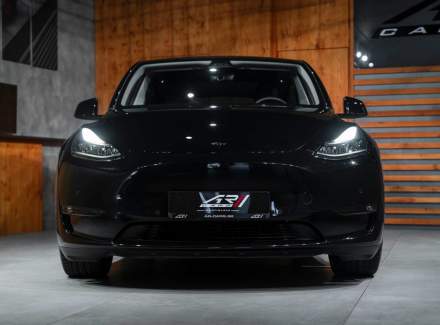 Tesla - Model Y