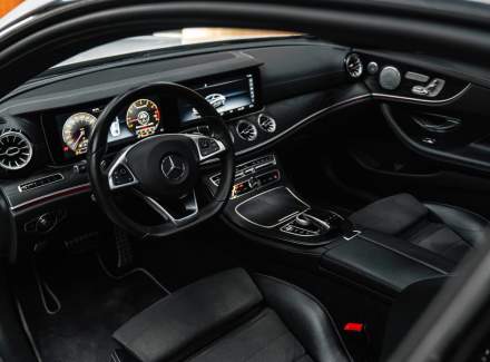 Mercedes-Benz - E-class