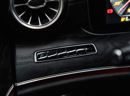 Mercedes-Benz - E-class