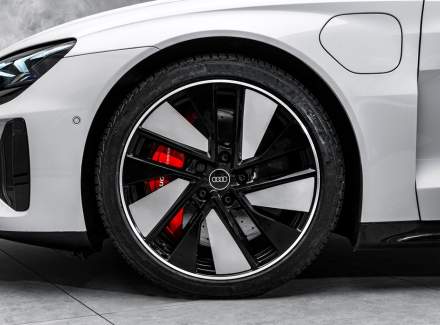 Audi - E-tron GT