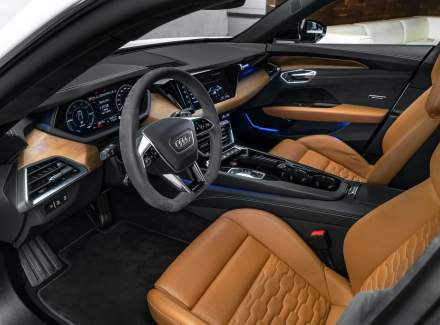 Audi - E-tron GT