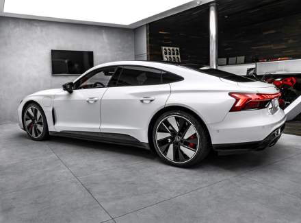 Audi - E-tron GT