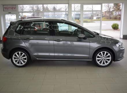 Volkswagen - Golf