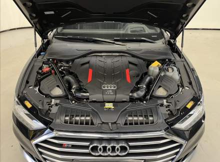 Audi - S8