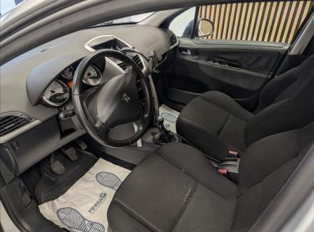 Peugeot - 207