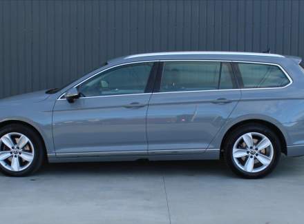 Volkswagen - Passat