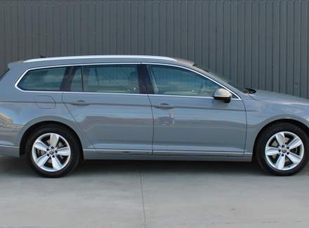 Volkswagen - Passat