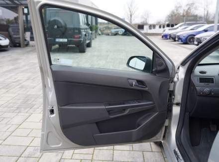 Opel - Astra