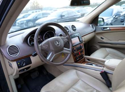 Mercedes-Benz - GL