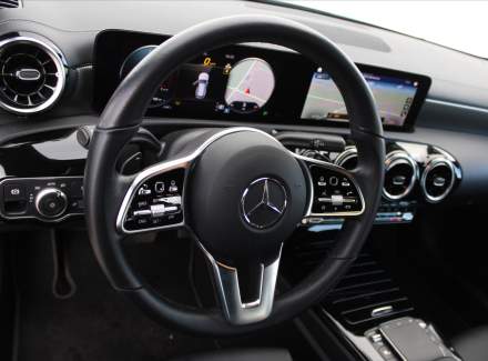 Mercedes-Benz - CLA