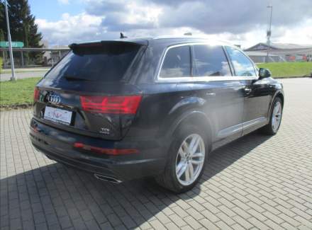 Audi - Q7