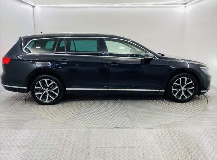 Volkswagen - Passat