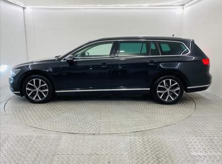 Volkswagen - Passat