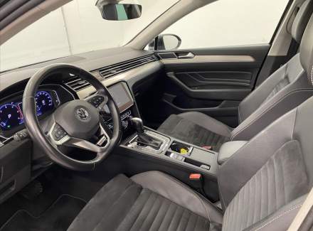 Volkswagen - Passat