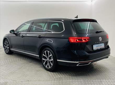 Volkswagen - Passat