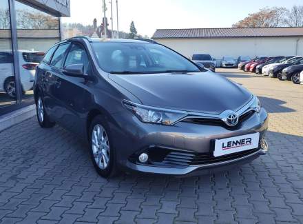 Toyota - Auris