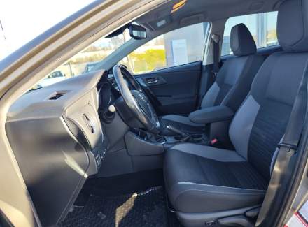 Toyota - Auris
