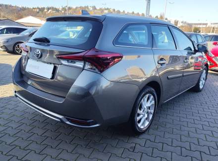Toyota - Auris