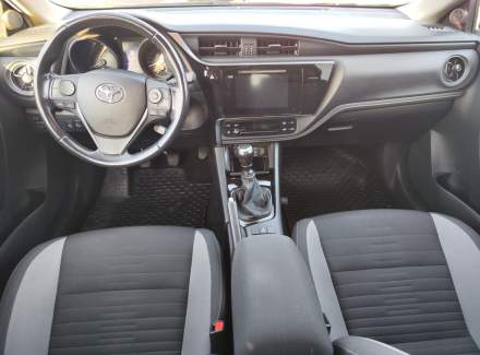 Toyota - Auris