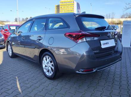 Toyota - Auris
