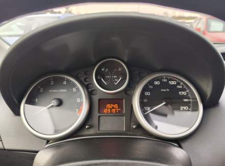 Peugeot - 207
